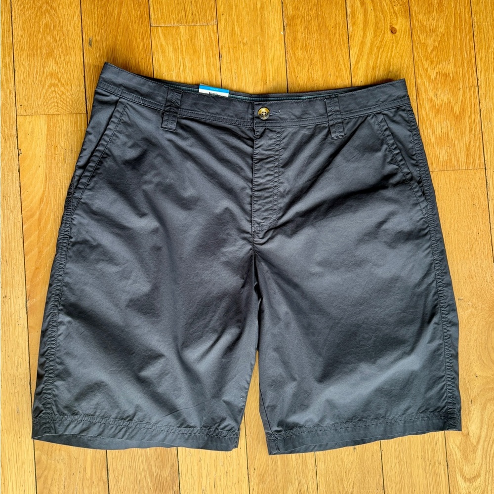 Columbia Dark Gray Men's Flat Front Shorts